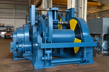 Anchor handling / towing winches